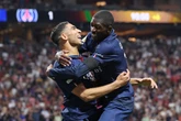 Com dois a menos, PSG elimina Bayern e avança à semifinais do Mundial