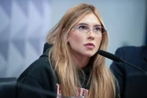 Visual despretensioso de Virginia gera comparações com Richthofen