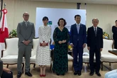 Princesa sobrinha do imperador do Japão visita a UnB e fala com alunos