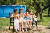 Mito ou verdade? Entenda se entrar na piscina após comer faz mal