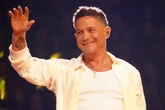 Fã acusa Alejandro Sanz de abuso em entrevista e leva esporro ao vivo