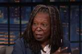 Whoopi Goldberg conta que morte de Maggie Smith mudou roteiro de filme