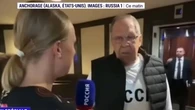 Chanceler usa moletom da URSS ao chegar para encontro de Trump e Putin