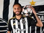 Atlético-MG anuncia meio-campista campeão da Libertadores como reforço