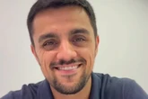 Felipe Simas recorda susto ao ser diagnosticado com neurite óptica