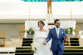 Laís Loureiro e Gustavo Mascarenhas sobem ao altar na Catedral