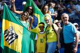 Samba e feijoada embalam torcida em SP pelo ouro no futebol feminino