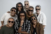 Farofa Carioca resgata raízes no palco e no streaming com Seu Jorge