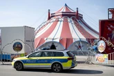 Acrobata cai de trapézio e morre durante apresentação em circo