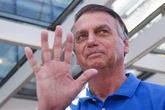 Na véspera de ato em SP, Bolsonaro assiste jogo do Palmeiras com aliados