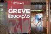 “Continuar lutando na Justiça”, diz Ibaneis após Sinpro negar proposta
