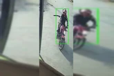 Entorno: dupla em moto tenta matar homem com tiro de espingarda. Vídeo