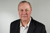 Morre Bob Wilson, diretor de teatro e ópera, aos 83 anos