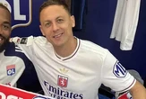 Jogador do Lyon é punido por cobrir símbolo de campanha anti-homofobia