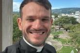 Video: “Parecem o capiroto”, dispara padre Patrick sobre bebês reborn