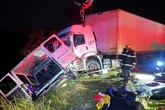MG: nove pessoas morrem e 10 ficam feridas em acidente com carreta