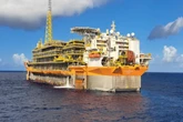 Navio-plataforma da Petrobras começa operações na Bacia de Santos