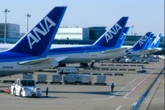 Avião faz pouso emergencial após passageiro tentar abrir a porta