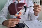 Nutricionista elege 6 alimentos que ajudam a desintoxicar o fígado