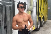 Cantor da banda Djavú é alvo de extorsão após enviar fotos picantes