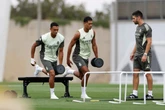 Bellingham volta aos treinos do Real Madrid após cirurgia no ombro