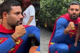 Namorado de Sandy, Pedro Andrade se veste de herói no Dia do Médico