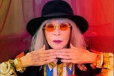 Rita Lee não sonhava em ser artista e fugia de casa para cantar