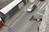 Vídeo: pai espanca motociclista após filho ser atropelado na faixa