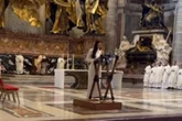 Primeira-dama do DF lê oração dos fiéis em Santa Missa no Vaticano
