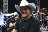 Quem é o padre que receberá quase R$ 1 milhão por show em São João