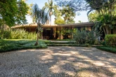 Única casa projetada por Niemeyer em SP está a venda. Veja fotos