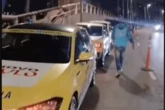 Autoescolas estacionam 200 carros em protesto contra mudanças na CNH