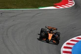 Com Oscar Piastri, McLaren lidera TL2 na Espanha. Bortoleto é 17°