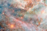 Telescópio Espacial Hubble registra nuvens que parecem algodão-doce
