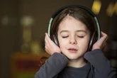 Música instrumental pode ajudar crianças a errar menos por desatenção