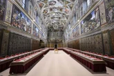 Capela Sistina fica pronta para o conclave. Veja fotos