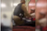 Aluno é retirado à força da sala de aula por PMs em MG. Vídeo
