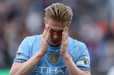 Vídeo: Kevin De Bruyne perde gol inacreditável em despedida do City