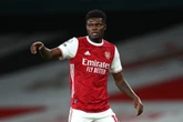 Ex-atleta do Arsenal acusado de estupro é solto da prisão sob fiança
