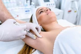 Botox na axilas: tratamento é aliado para quem tem suor excessivo
