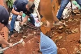 Mãe e padrasto são presos após corpo de criança ser encontrado em cova