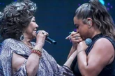 Alcione emociona ao dedicar show à Preta Gil: “Minha filha”. Assista!