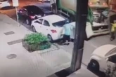 Contêiner de lixo atinge carro estacionado durante coleta no Paraná