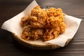 Saudável, proteico e crocante: veja o melhor jeito de empanar o frango