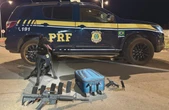 Fuzil e pistolas: PRF prende 3 com armas e munição ilegais na BR-020