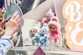 Labubu: vendas do polêmico boneco são suspensas em lojas britânicas