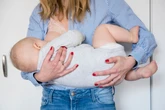 Mulheres que amamentam podem ter sintomas semelhantes aos da menopausa