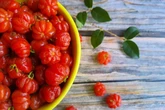 Cheia de vitamina C! Confira 5 benefícios da pitanga para a saúde