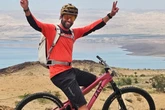 Quem era o influencer de ciclismo que morreu ao cair em montanha