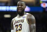 LeBron James comemora 40 com recordes e títulos na NBA; relembre